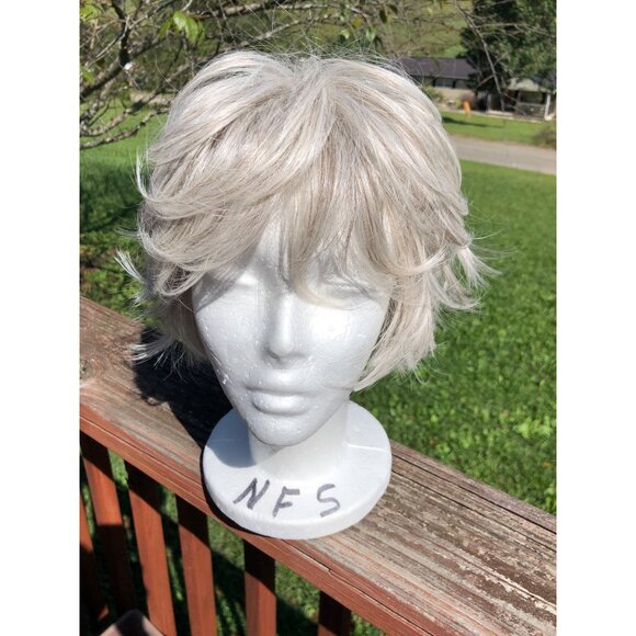 Wig Womens Short Layered Silver Grey Blonde Wig Wispy Gray Shag - Picture 8 of 11